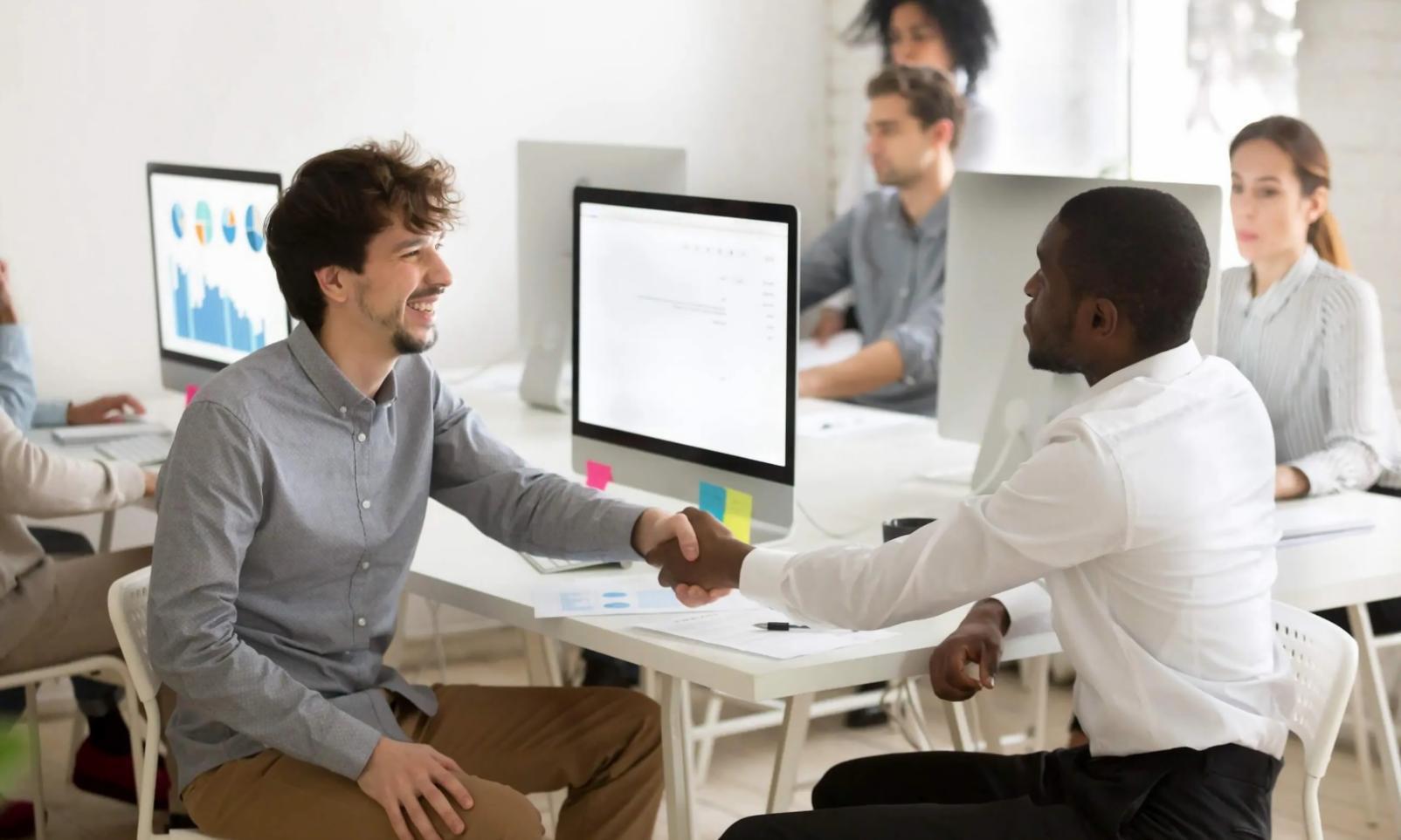 Studienmaterialien zum Thema Link Building in strukturierter Übersicht